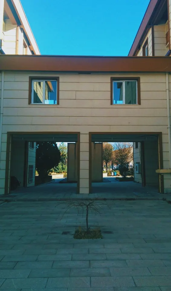 Avlu.
