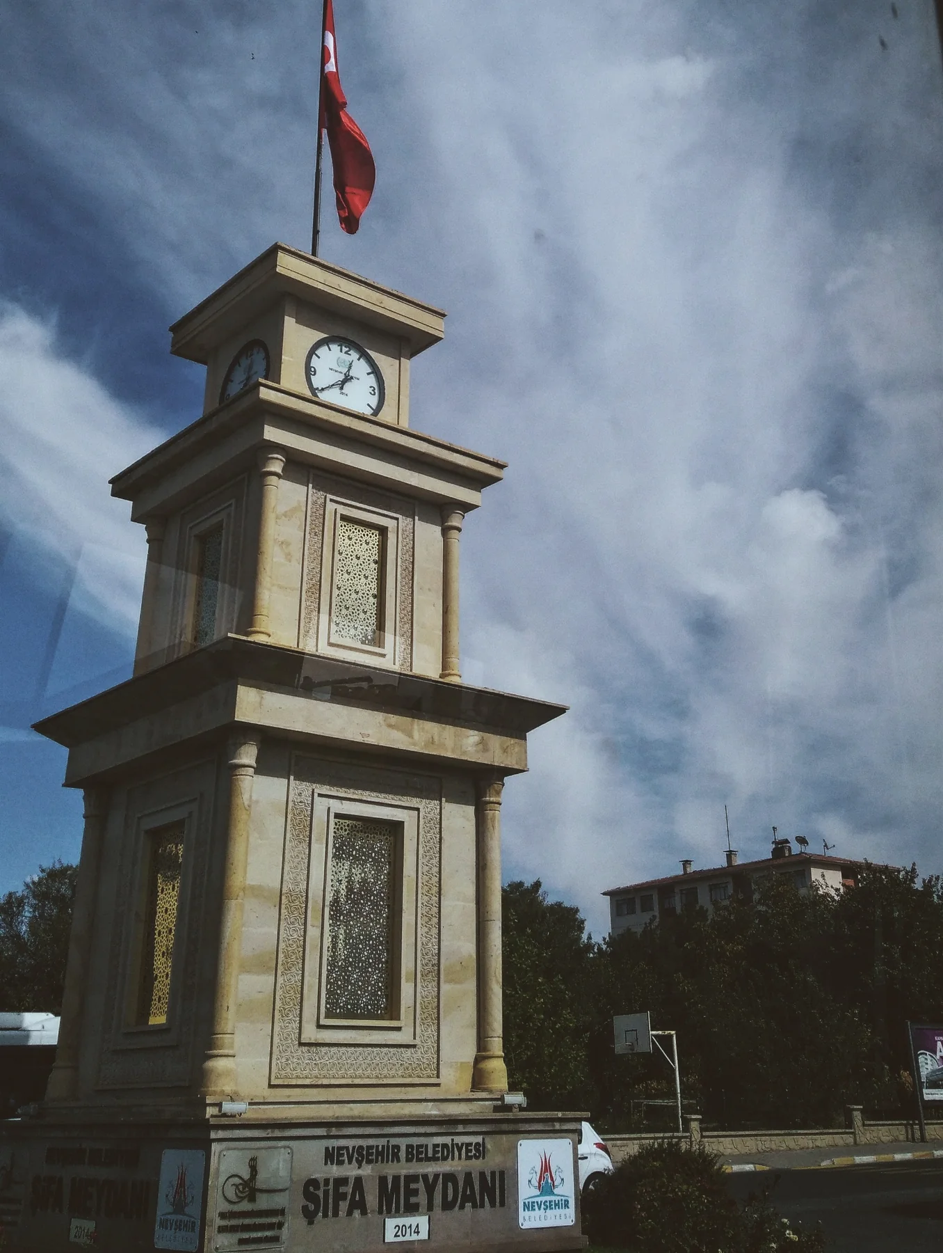 Nevşehir, Şifa Meydanı'ndaki saat kulesi.